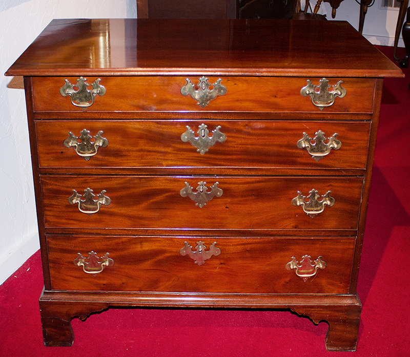 Antique Chippendale Mahogany Chest of Drawers, Great Wood
New England, Probably Massachusetts, Circa 1785
Mahogany and eastern white pine, entire view