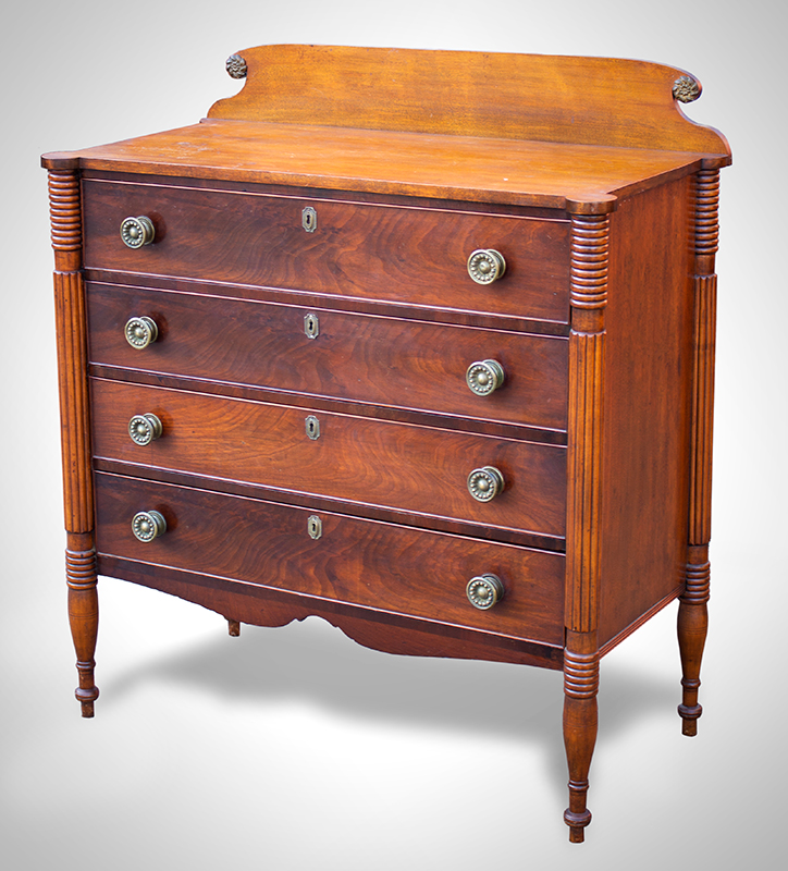 Antique Chest of Drawers, Sheraton, Outstanding Wood, Original Hardware
New England, Likely New Hampshire, Circa 1810-1820
Mahogany veneer, birch and white pine, original surface, fine condition, entire view 3