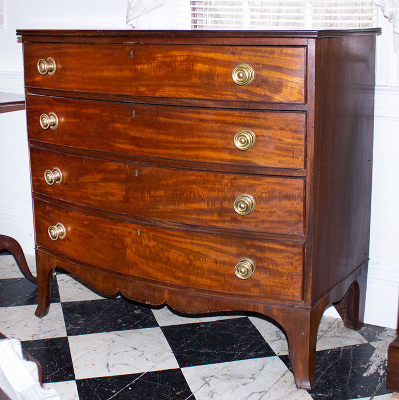 Antique Chest of Drawers, Federal Bow Front, Tall French Feet
Boston, Massachusetts, circa 1800
Mahogany, white pine, entire view