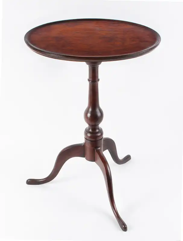 A Fine Queen Anne Candlestand, Attributed to the Townsend School, Newport, RI