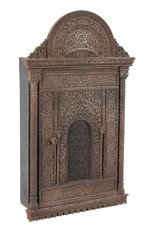 Antique Judaica, Cast Iron & Wood Key Cabinet, Star of David, Arabesque
Unknown Maker, 19th Century
The reverse with original wall-hanging device, entire view