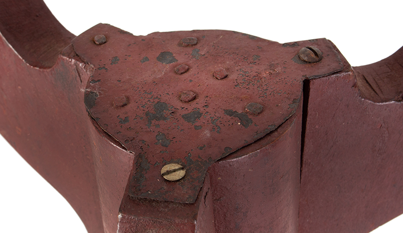 Country Candlestand in Red paint, 19th C., detail view 1