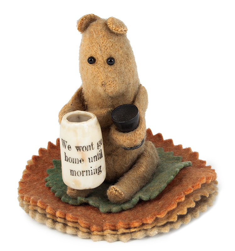 Pen Wipe, Bear Holding Mug, Image 1