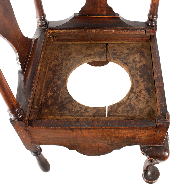 Near Pair of Roundabout Chairs by a Single Maker in Same Shop, Original Surface New England, Circa 1775-1800 Maple, seat detail