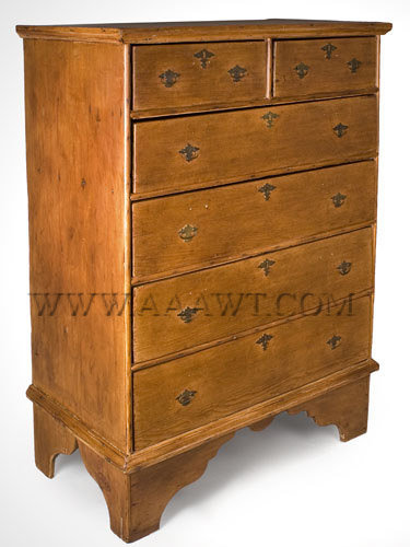 Chest of Drawers, Molded Tall Chest, Two over Four Drawers
Connecticut River Valley
Circa 1740 to 1780, entire view