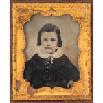 210-301_2_Dags,-Wooden-Case,-Family_photo-1