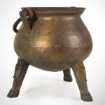 1008-89_2_Cauldron-Bronze-Flemish-16th-Century_view-2.jpg