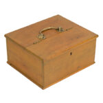 1570-8_2_Shaker-Box-Handled-Box