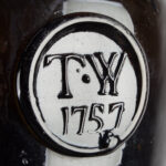 843-599_2_English-Seal-Bottle,-TW,-1757