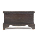956-46_1_Miniature-Blanket-Box,-VT,-circa-1790-1820
