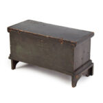 956-46_5_Miniature-Blanket-Box,-VT,-circa-1790-1820