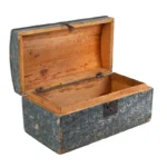 1490-55_5_Dome-Top-Trunk,-Blue-Sponge-Decoration